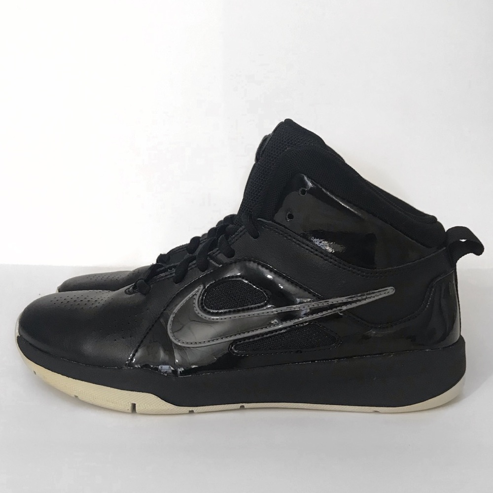 Nike Team Hustle D 6 Padded Tongue + Collar
